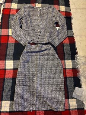 Tailored Blue Tweed Pencil Skirt - Women's